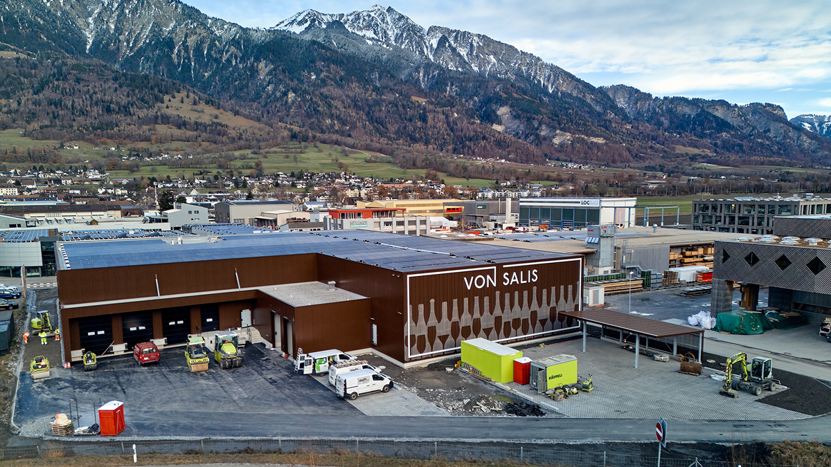 Von Salis Neubau Maienfeld Fassede Optik Logo