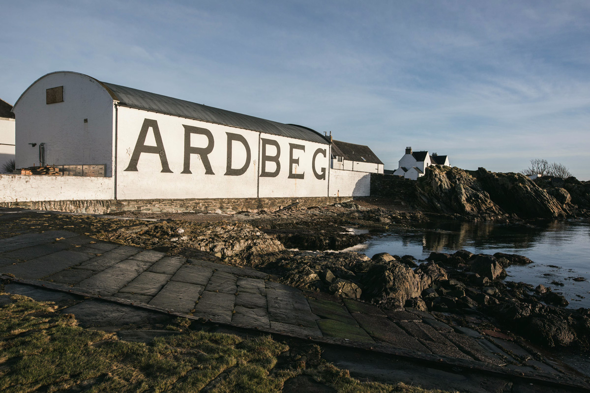 Zeige Produkte für Kategorie Ardbeg Bild für Kategorie Ardbeg